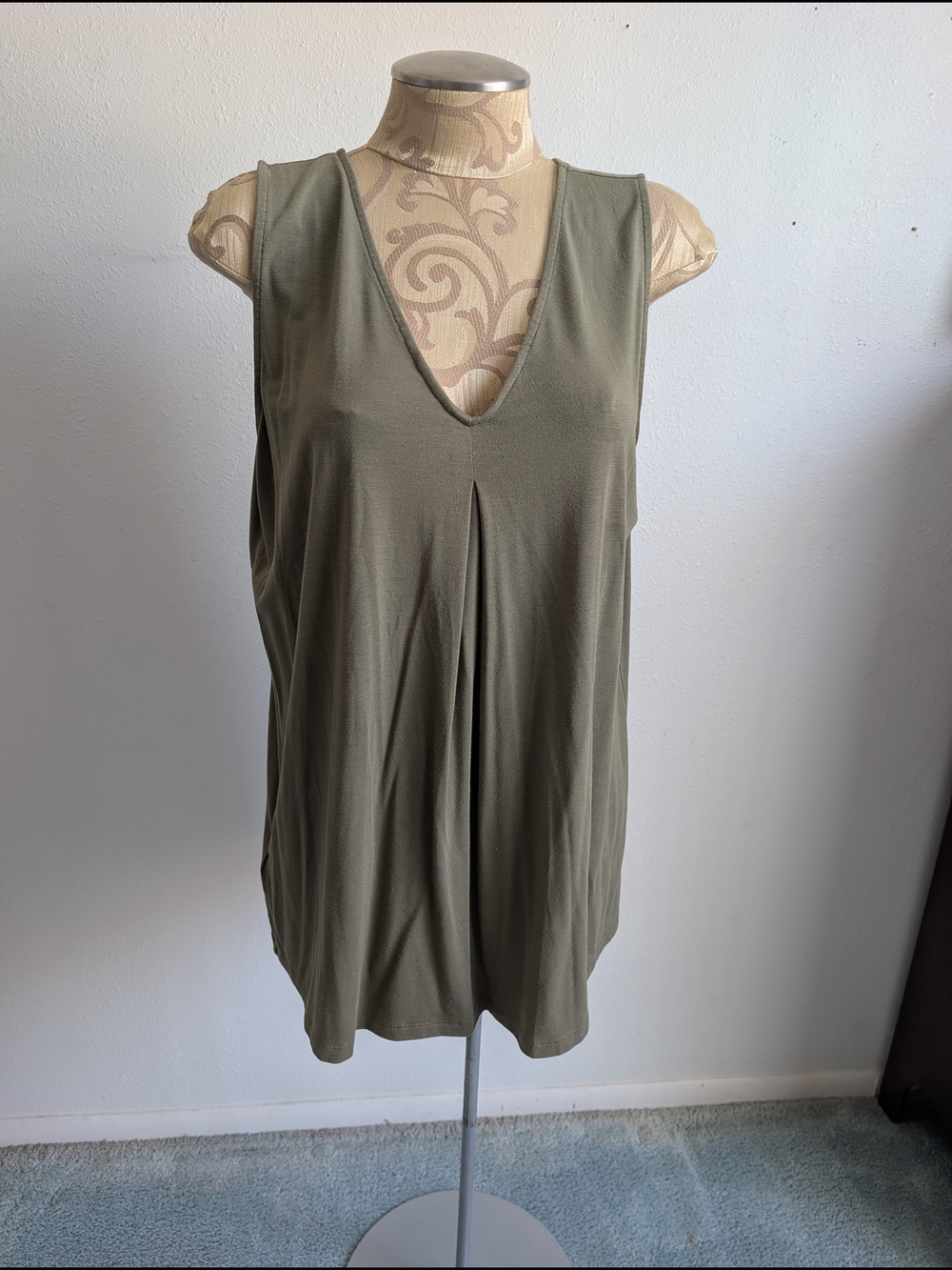 Tommy Bahama Olive Green Sleeveless V-Neck Tank
